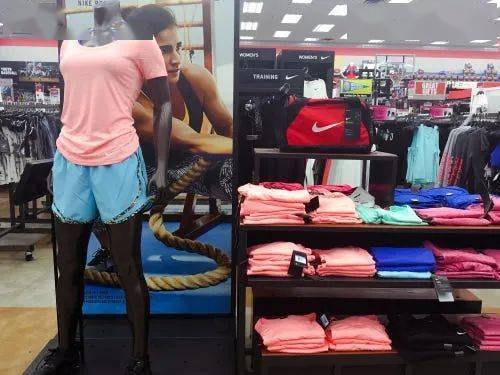 零售服装巨头即将关闭350家门店，行业转型下的唏嘘时刻